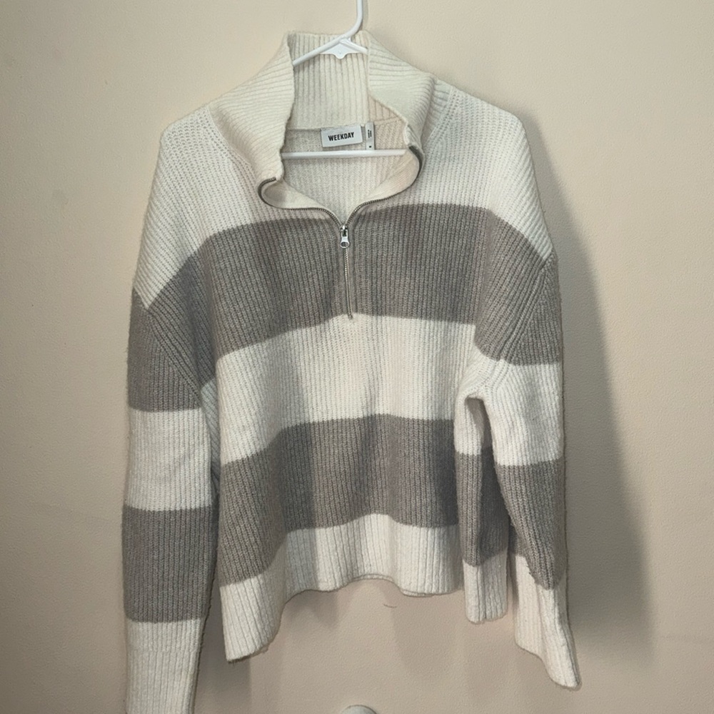 Weekday Stay Sweater